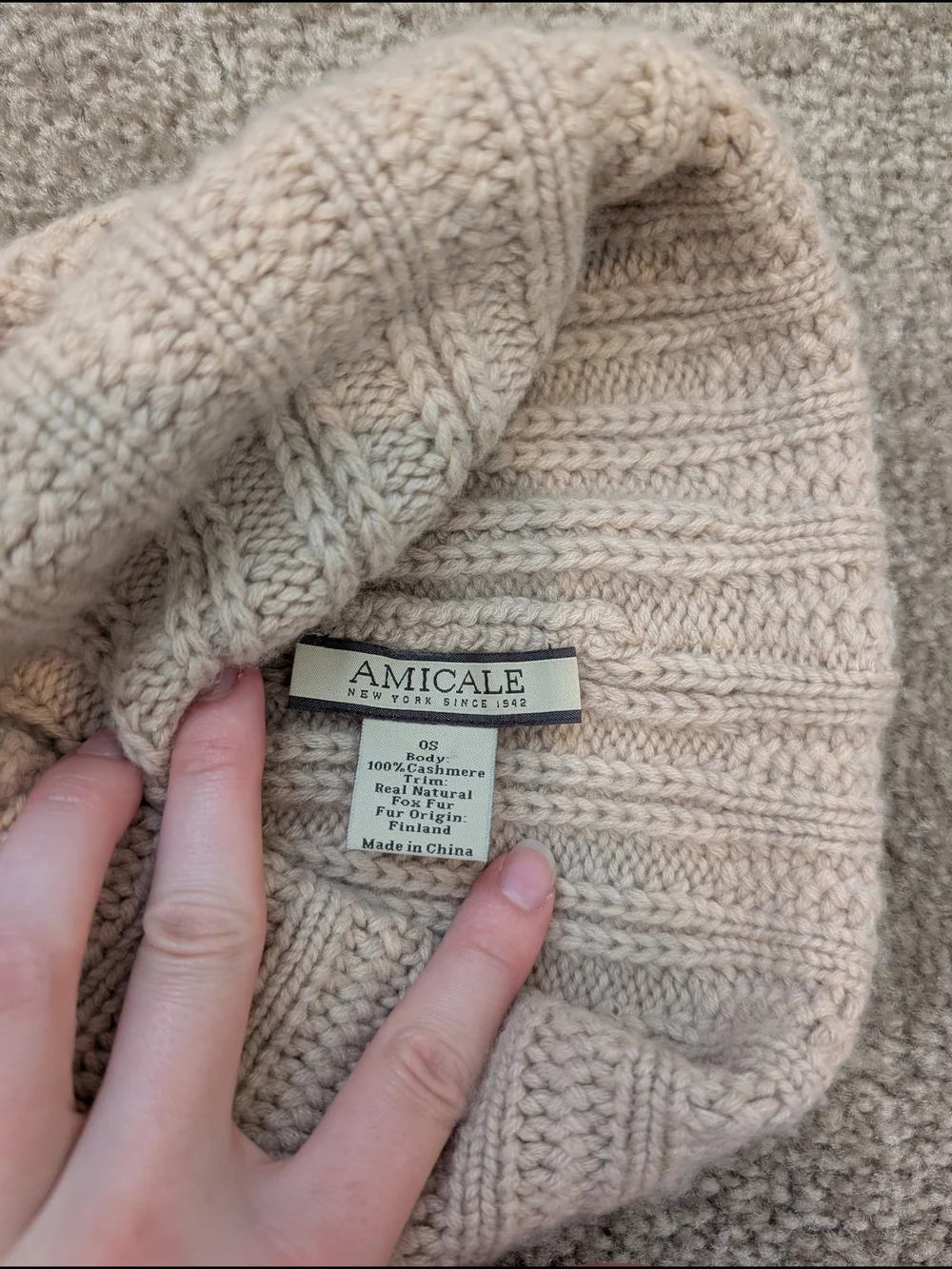 Amicale Cashmere Beanie